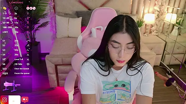 shanon- online show from September 2025 09:06:02 PM