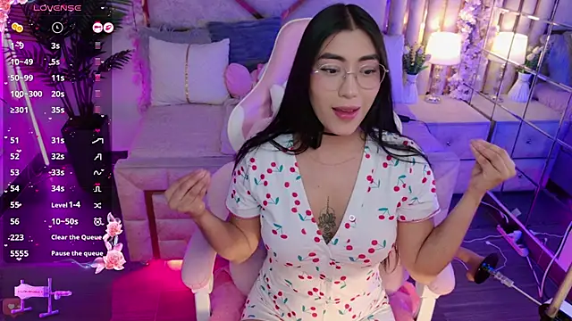 shanon- online show from October 2025 12:07:01 AM