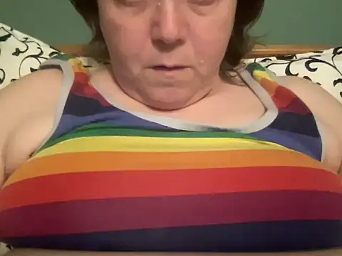 Snapshot of ParisNova chatting on March 2025 11:28:02 PM ParisNova online show from March 2025 11:28:02 PM