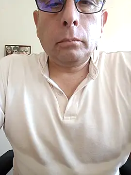 chicoguapo8 online show from March 2026 08:39:01 PM