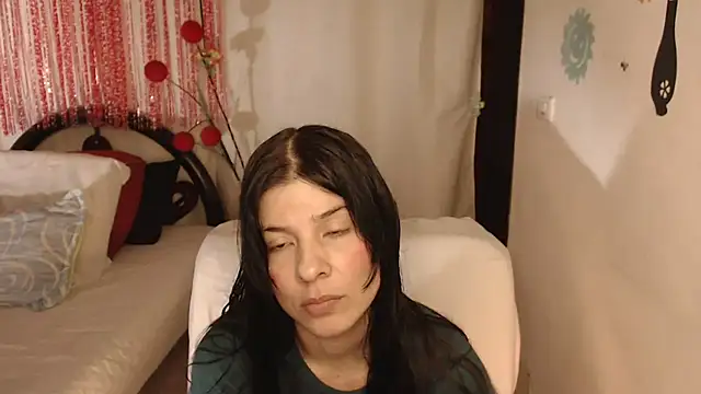 Estefani 32 online show from September 2025 04:34:01 PM