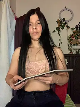 Estefani 32 online show from June 2026 07:36:02 PM