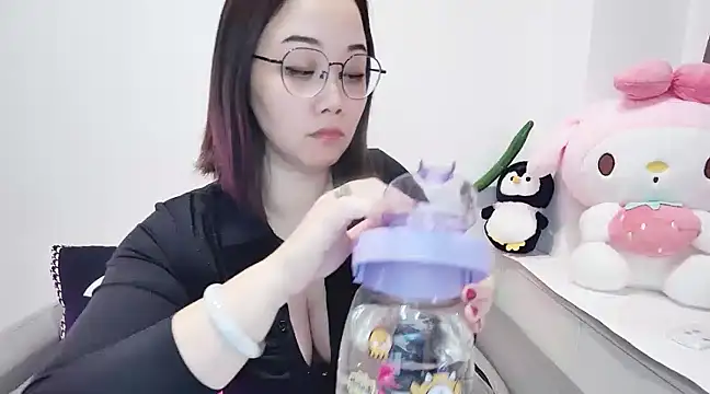 Giuliam online show from March 2025 01:51:01 PM