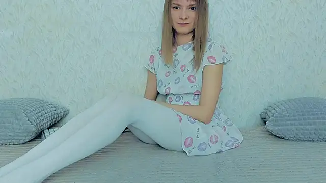 YourCaramel online show from January 2025 12:31:02 PM