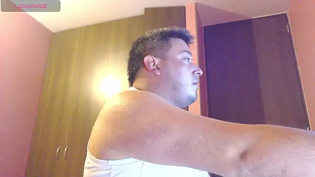 Snapshot of antonycruz chatting on February 2026 01:37:01 AM antonycruz online show from February 2026 01:37:01 AM