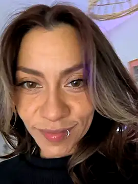 Snapshot of SamyJones9 chatting on September 2025 01:32:02 AM SamyJones9 online show from September 2025 01:32:02 AM