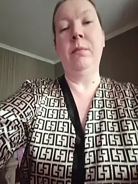 Snapshot of GoddessLara chatting on June 2026 01:12:02 AM GoddessLara online show from June 2026 01:12:02 AM