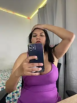 Snapshot of marc_and_ema chatting on November 2025 01:26:01 AM marc and ema online show from November 2025 01:26:01 AM