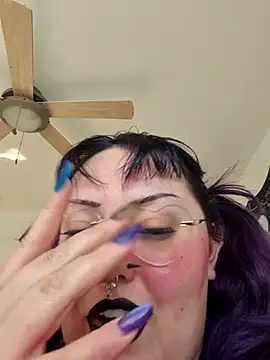 Snapshot of Cutegothcrybabyx chatting on June 2026 10:13:02 PM Cutegothcrybabyx online show from June 2026 10:13:02 PM