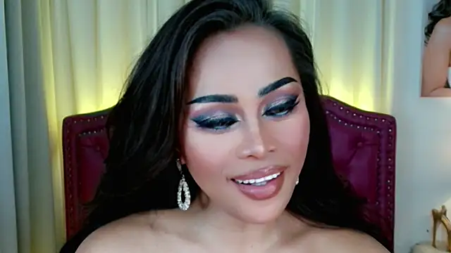 Snapshot of DreamLADYBOY chatting on June 2026 03:25:01 AM DreamLADYBOY online show from June 2026 03:25:01 AM