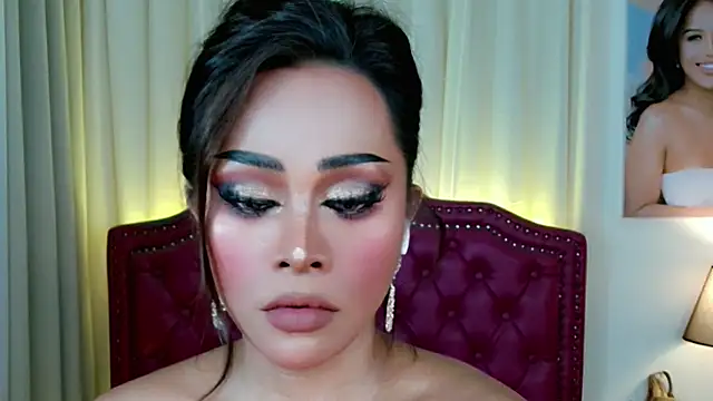 Snapshot of DreamLADYBOY chatting on July 2026 07:23:02 AM DreamLADYBOY online show from July 2026 07:23:02 AM