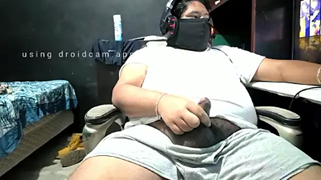 Snapshot of mikfgh50 chatting on December 2025 04:18:02 AM mikfgh50 online show from December 2025 04:18:02 AM