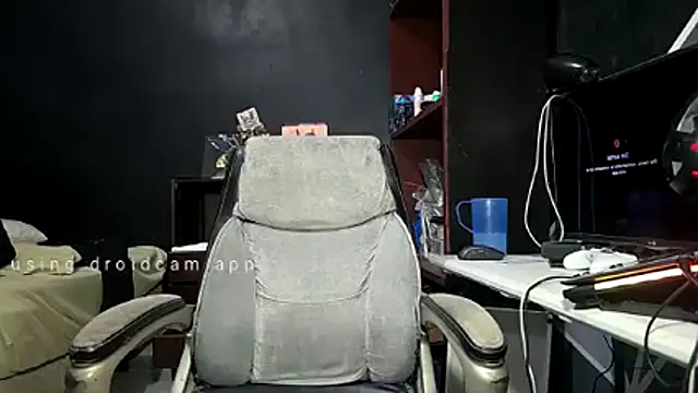 Snapshot of mikfgh50 chatting on February 2026 04:24:01 AM mikfgh50 online show from February 2026 04:24:01 AM