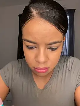 trianawhite online show from December 2024 04:13:02 PM