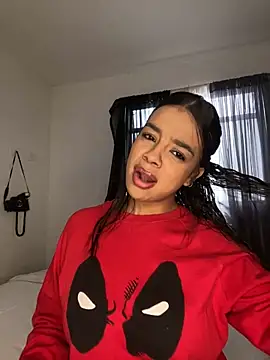 trianawhite online show from October 2025 02:40:02 PM