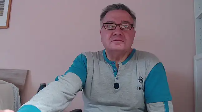 YOU6me online show from January 2025 09:59:01 AM