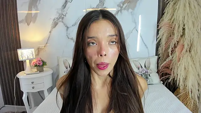 hannahill69 online show from March 2026 05:22:02 AM