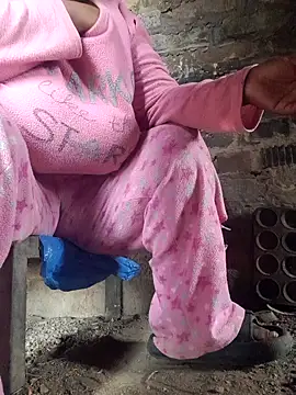 winterqueenx online show from March 2026 06:30:01 AM