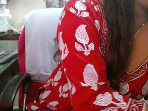 Snapshot of LovingPihu chatting on January 2026 05:44:01 AM LovingPihu online show from January 2026 05:44:01 AM