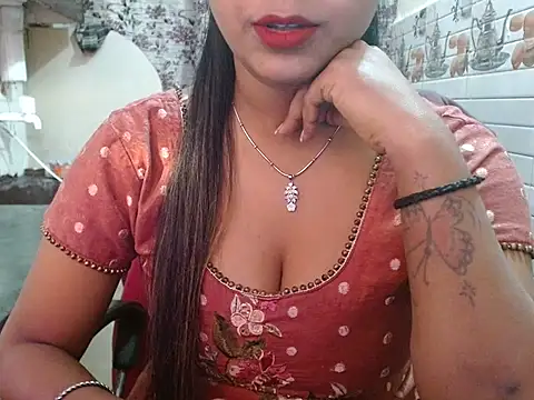 Snapshot of LovingPihu chatting on February 2026 04:28:02 AM LovingPihu online show from February 2026 04:28:02 AM