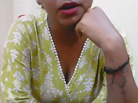 Snapshot of LovingPihu chatting on July 2026 05:34:01 AM LovingPihu online show from July 2026 05:34:01 AM