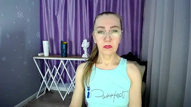 queen a n i online show from February 2025 11:54:02 AM