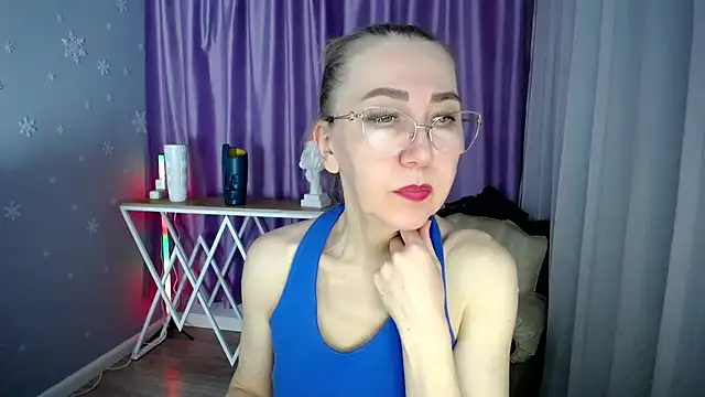 queen a n i online show from February 2025 06:38:02 AM