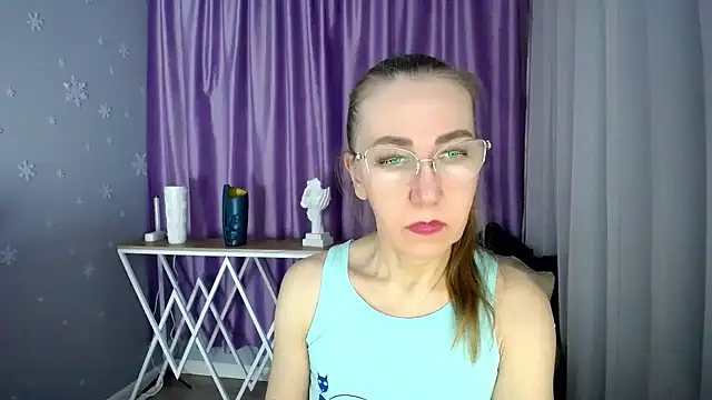 queen a n i online show from February 2025 12:25:02 PM