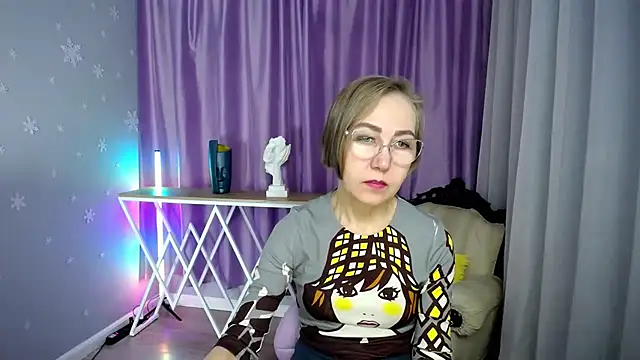 queen a n i online show from October 2025 09:00:01 AM