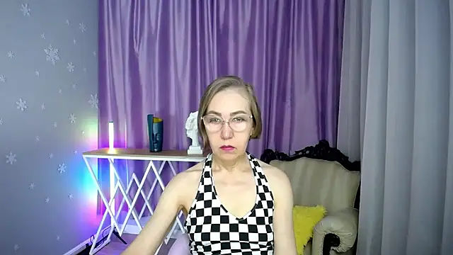 queen a n i online show from November 2025 08:37:01 AM