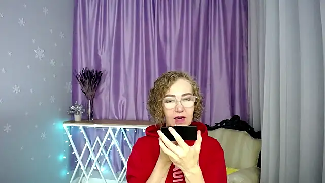Snapshot of queen_a_n_i chatting on June 2026 12:10:02 PM queen a n i online show from June 2026 12:10:02 PM