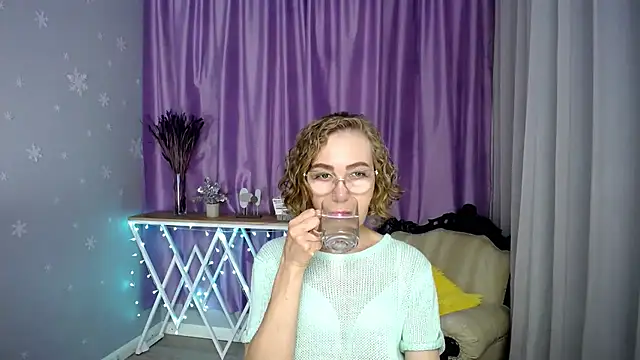 Snapshot of queen_a_n_i chatting on July 2026 05:54:02 AM queen a n i online show from July 2026 05:54:02 AM