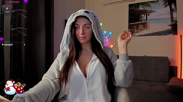 Snapshot of victorias_world chatting on December 2025 07:34:02 PM victorias world online show from December 2025 07:34:02 PM