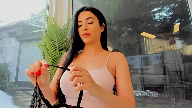 Naila18 online show from March 2026 06:19:02 AM