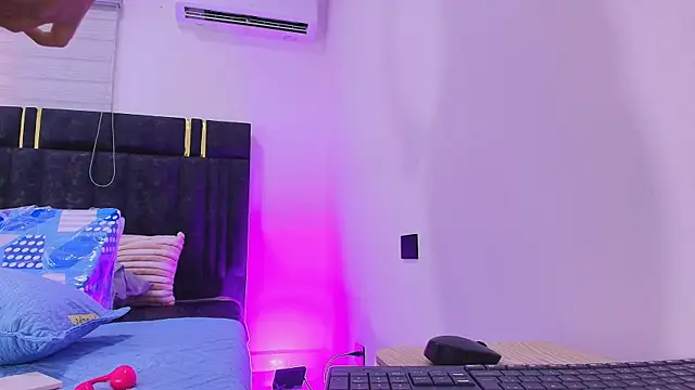 lay navas online show from December 2025 07:11:02 PM