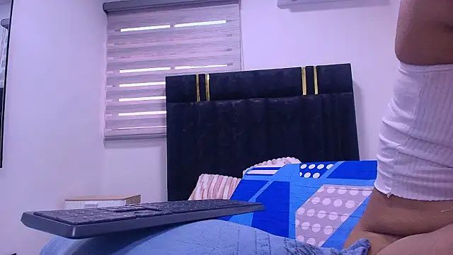 lay navas online show from February 2026 07:15:01 PM