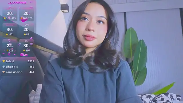 Mia Tin online show from November 2025 01:09:02 PM