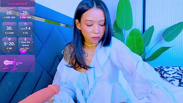 Mia Tin online show from April 2026 08:28:02 AM