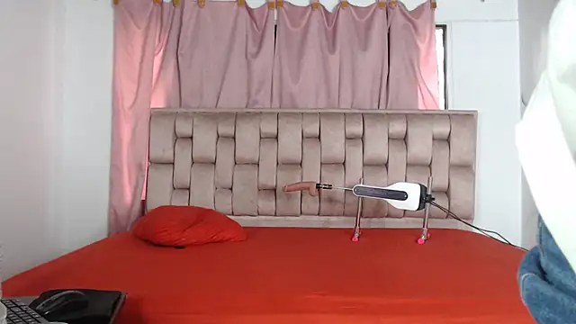 Snapshot of Sexytaty2022 chatting on February 2026 12:47:02 PM Sexytaty2022 online show from February 2026 12:47:02 PM