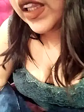 Snapshot of Alisha__Arora chatting on January 2025 06:29:02 PM Alisha Arora online show from January 2025 06:29:02 PM