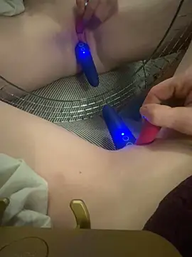 Snapshot of ToysRus24 chatting on December 2024 01:43:02 PM ToysRus24 online show from December 2024 01:43:02 PM