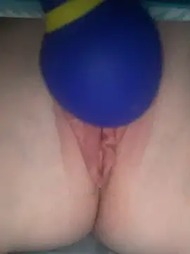 Snapshot of ToysRus24 chatting on February 2025 08:03:01 PM ToysRus24 online show from February 2025 08:03:01 PM