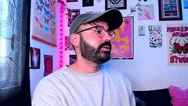 Snapshot of johnnyalx chatting on February 2026 06:22:02 PM johnnyalx online show from February 2026 06:22:02 PM