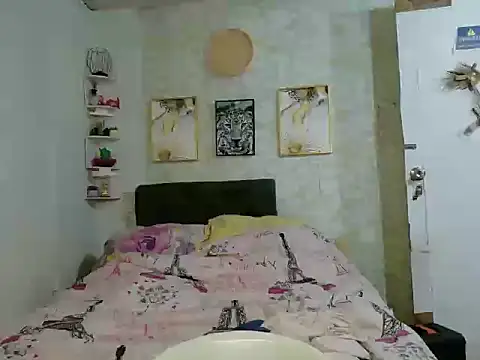 Hebefemme online show from April 2026 02:37:02 PM