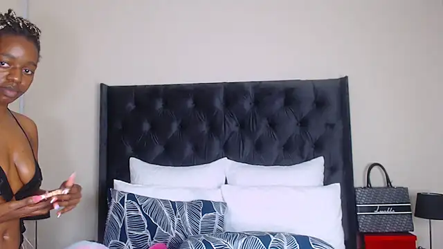 Snapshot of Sexynaughty_Gal chatting on February 2025 11:32:01 PM Sexynaughty Gal online show from February 2025 11:32:01 PM