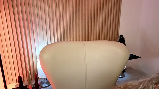 MarianL0ve online show from October 2025 11:00:02 AM