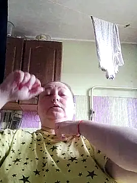 Rini333 online show from April 2026 11:42:01 AM