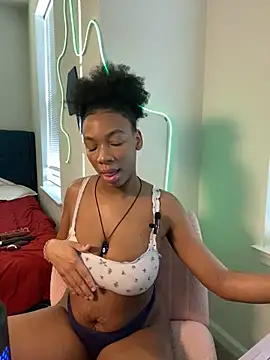 Snapshot of EatSweetMolly chatting on February 2025 12:37:02 PM EatSweetMolly online show from February 2025 12:37:02 PM