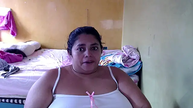 Snapshot of yulieth_bbw chatting on May 2026 12:23:02 PM yulieth bbw online show from May 2026 12:23:02 PM