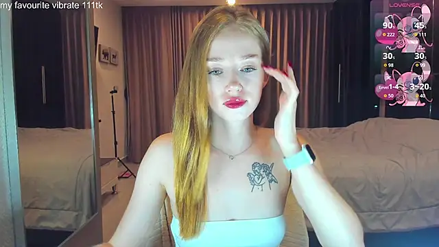 Hot Mia  online show from November 2025 12:06:01 PM